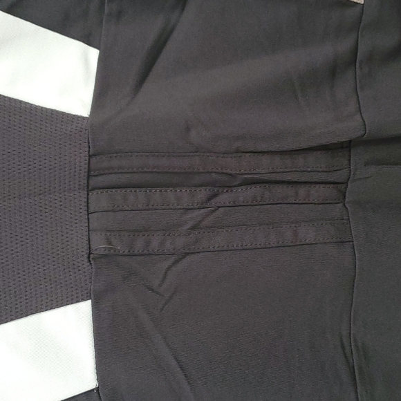 Adidas Black Workout Tank Top M Cute Design Gold Logo - Picture 7 of 7